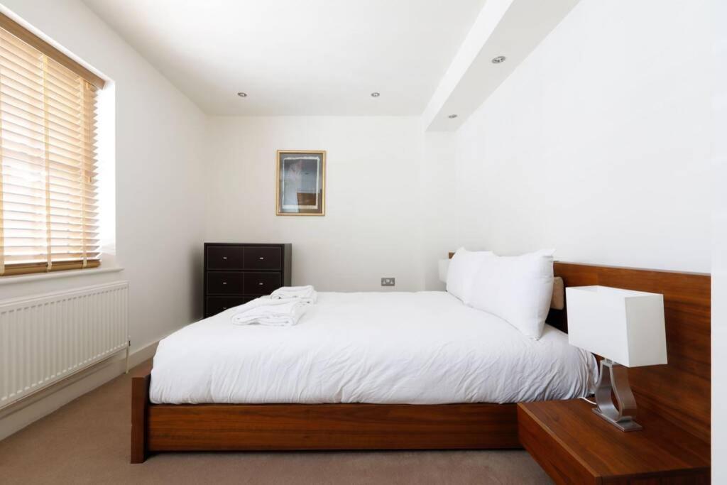 Beautiful 2 Bedroom Mews House With Parking By The Beach Brighton Eksteriør billede
