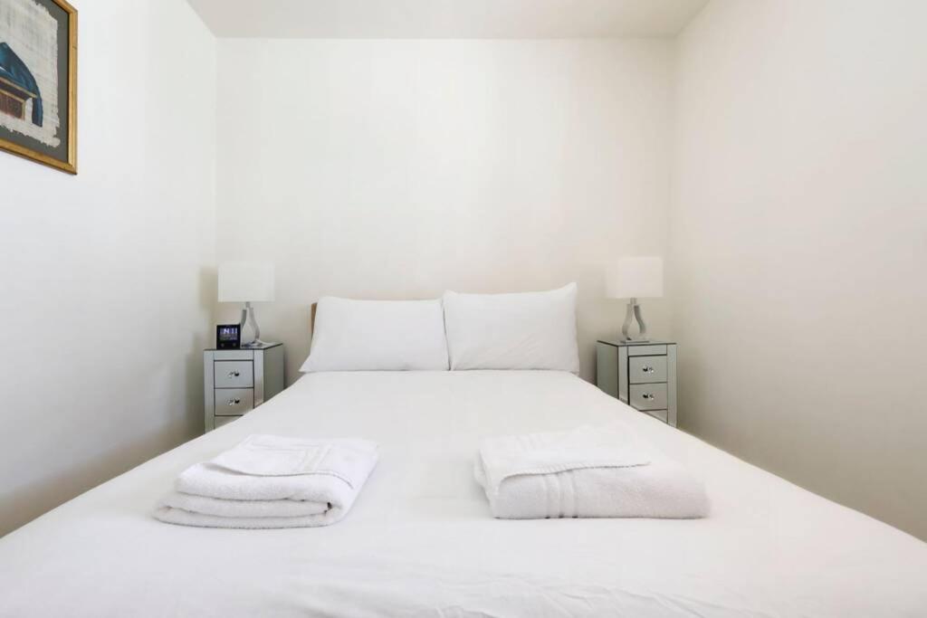Beautiful 2 Bedroom Mews House With Parking By The Beach Brighton Eksteriør billede